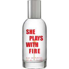 She Plays With Fire von Steve Madden